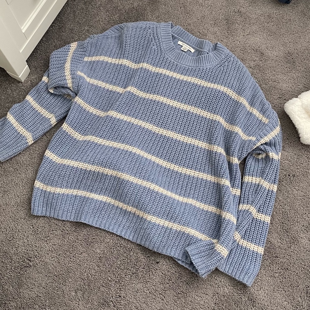 American Eagle Blue Sweater